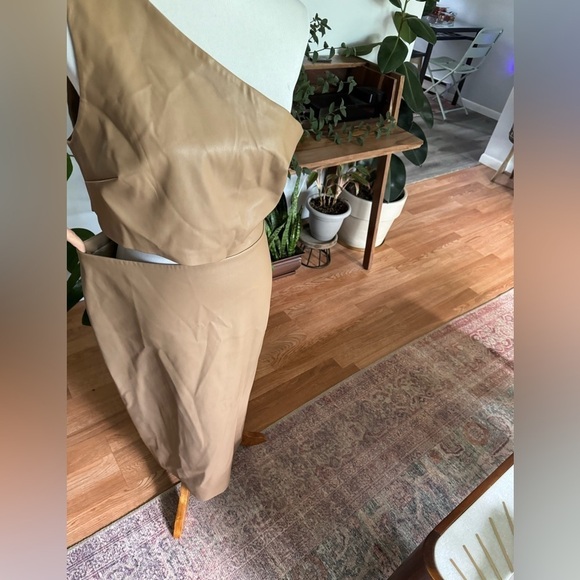 L'AGENCE Aliyah Faux Leather Midi Dress - Picture 5 of 9